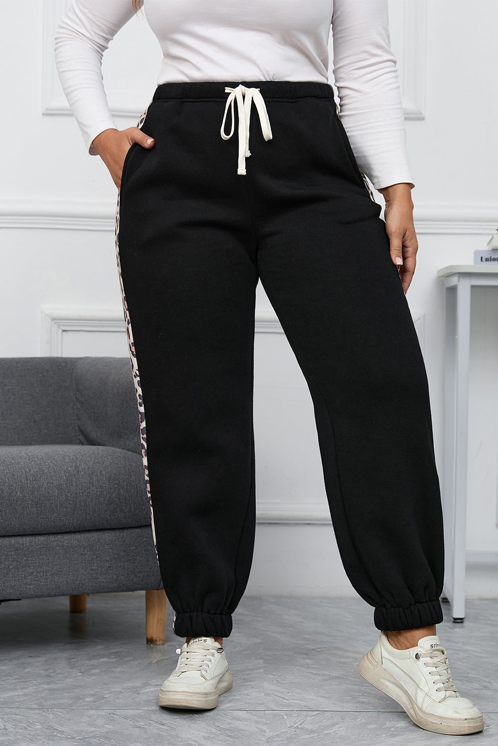 Black Plus Size Contrast Leopard Side Panel Joggers